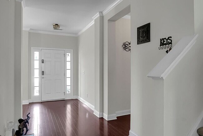 Photo - 334 Albrighton Way