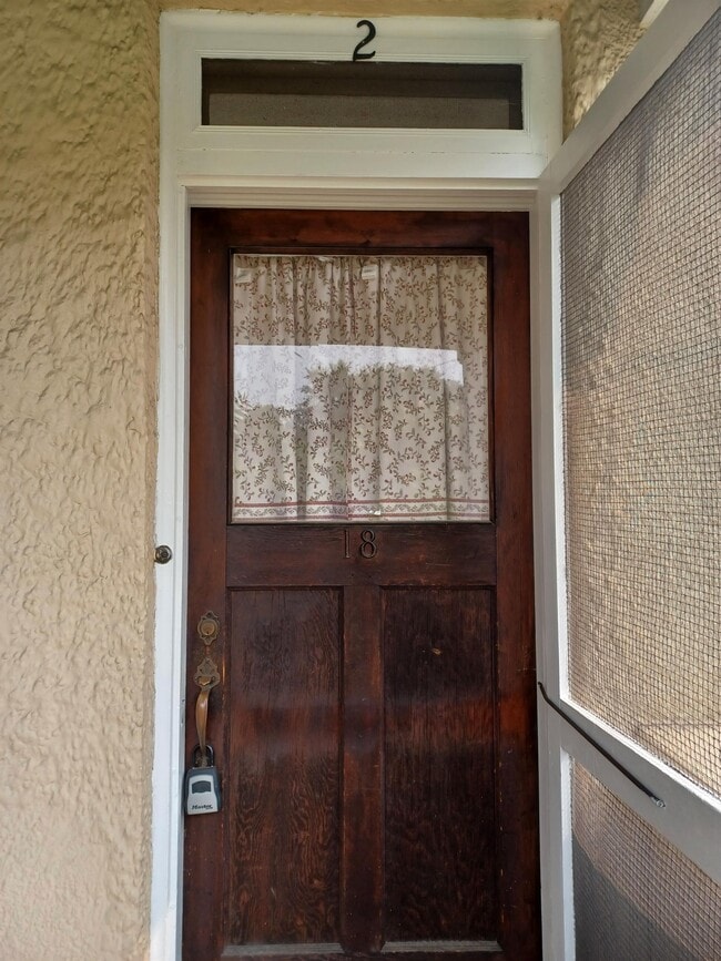 Photo - 18 E Clifford St