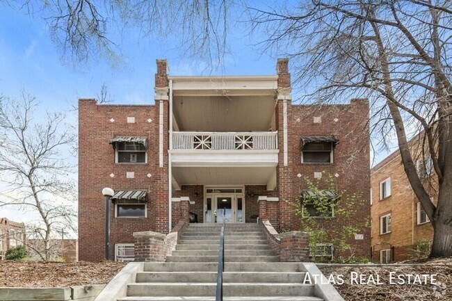 Building Photo - 970 N Pearl St Unit D Rental