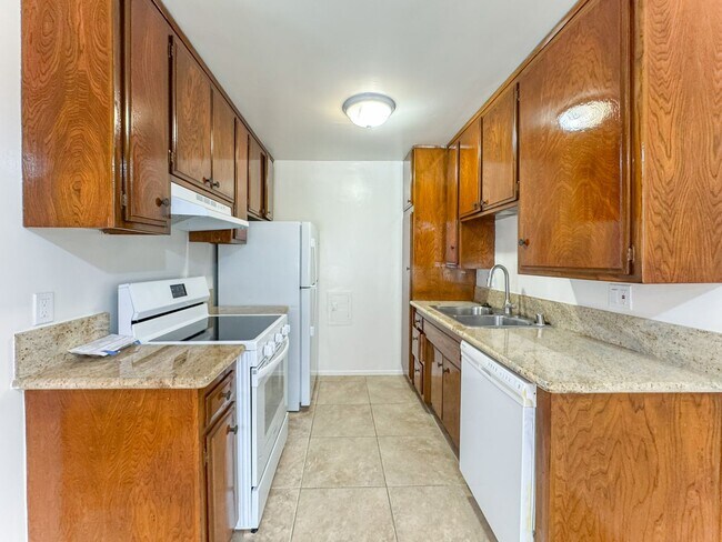 Photo - 2331 20th St Unit 2
