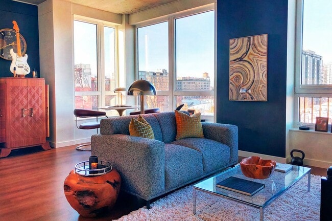 1x1 A (Corner Home, Living Area) - Dianne Rental