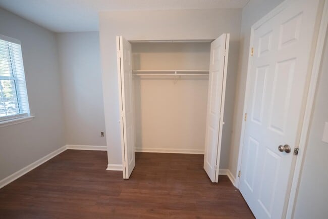 Photo - 942 Bonham Ave