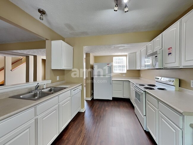 Photo - 12700 Hearthstone Dr