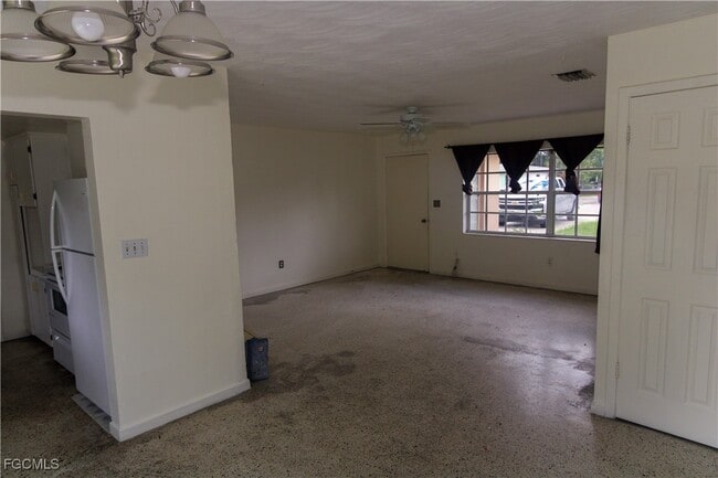 Building Photo - 382 Ottumwa Ave Rental
