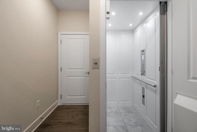 Photo - 7960 -B Potter Pl