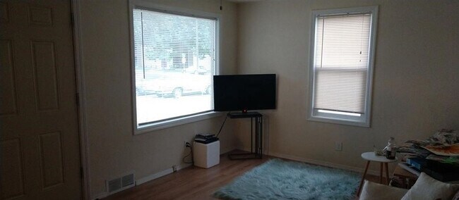 Photo - 122 E Hazel St Unit 122 E Hazel St