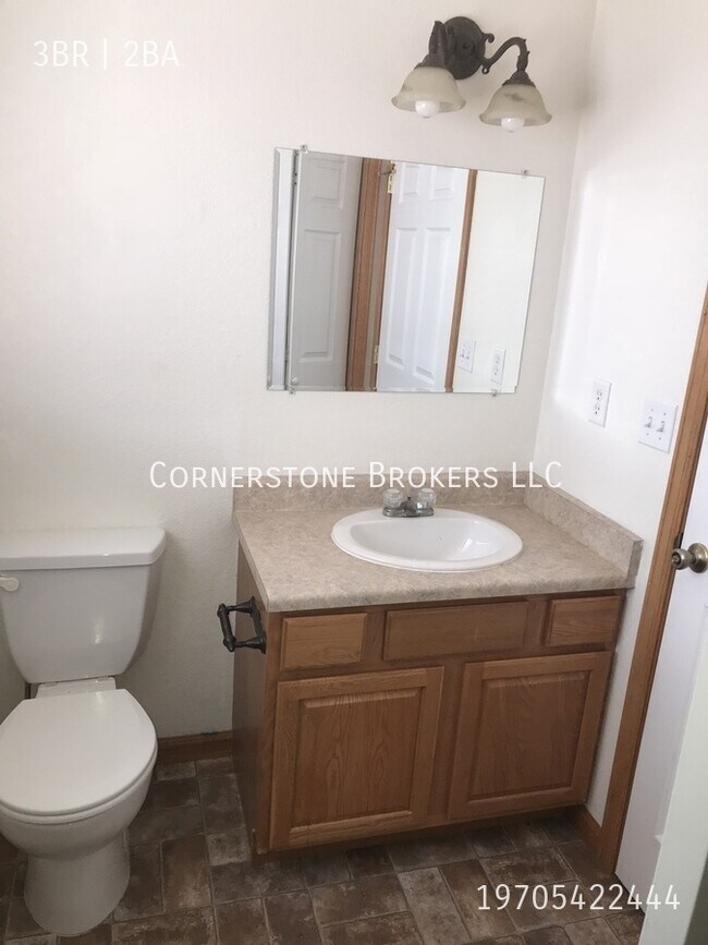 Photo - 214 Chapman St