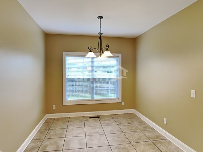 Photo - 519 Agate Dr