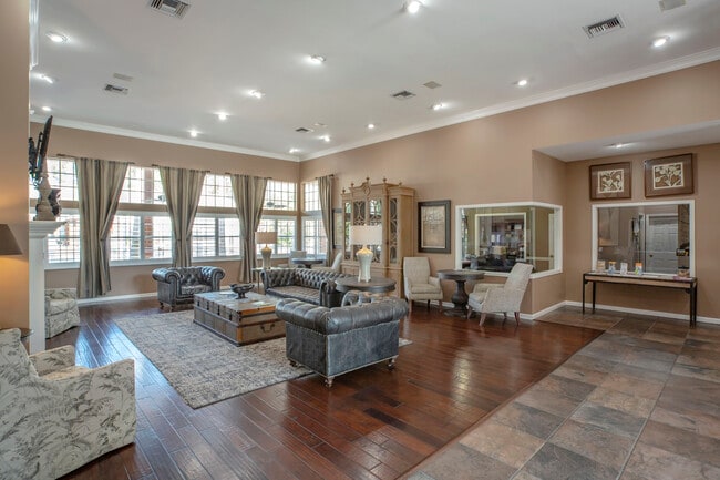 Photo - Hunters Crossing Apartments