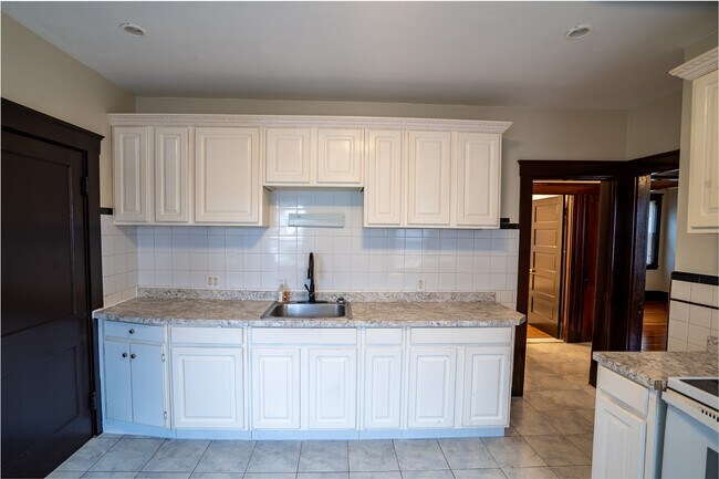 489 Medford St Unidad 489 Medford Street