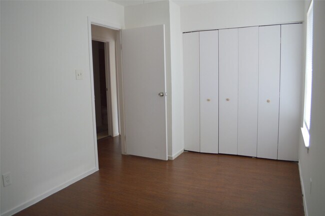 Photo - 1212 E Red Cedar Cir