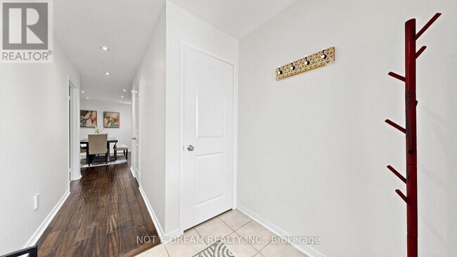 Photo - 47 Acorn Ln