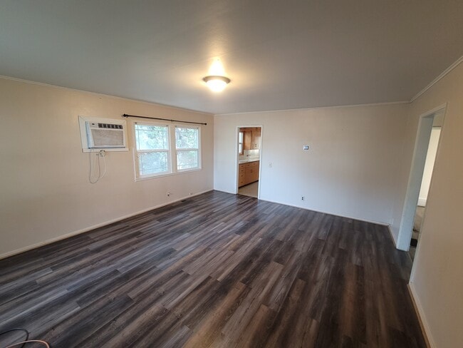 Photo - 711 Sanford Ave