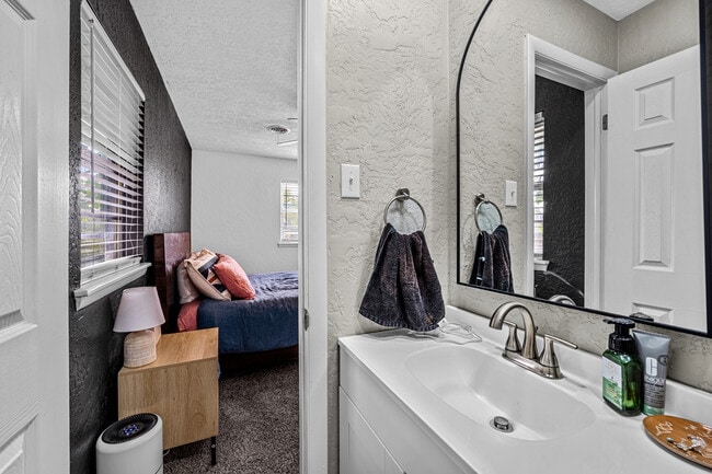 Photo - 140 SW 69th St