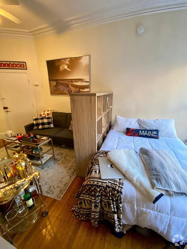 Building Photo - 307 Beacon St Rental