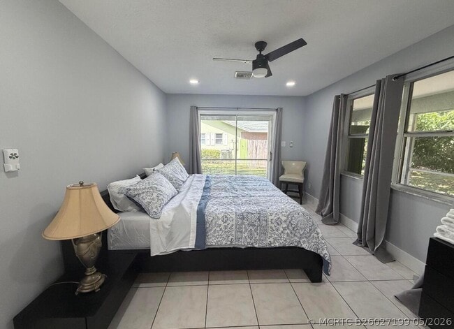 Photo - 1392 Riverside Cir
