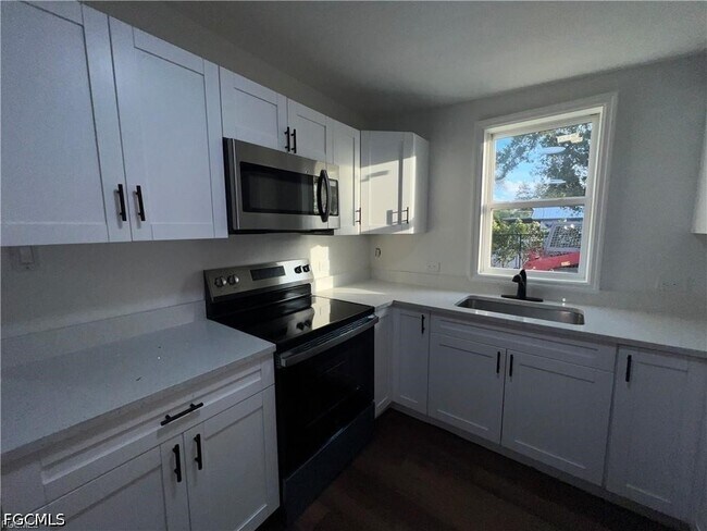 Photo - 1270 Allen St