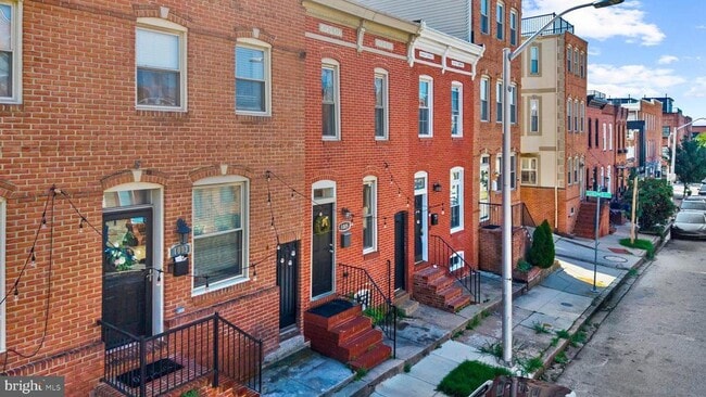Building Photo - 1005 Baylis St