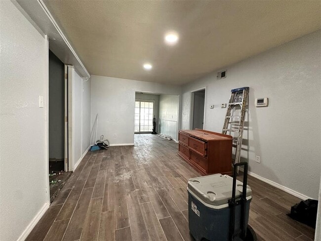 Photo - 860 S Scott St