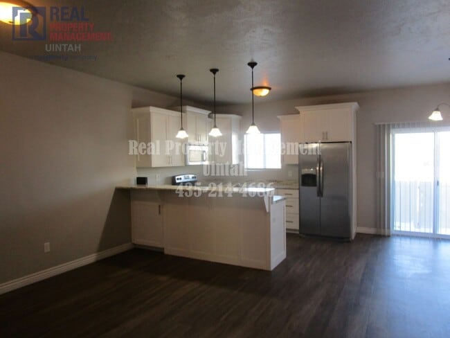 Photo - 3 Bed 2.5 Bath Townhome in Fox Run