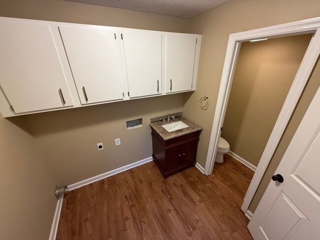 Photo - ** Holiday Special ** No rent until January 1st, 2026 plus $100 CASH bonus - Exp. 12/31/25