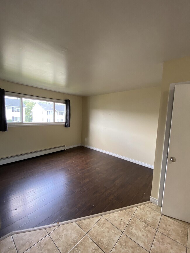 Photo - 60 Kendra St Unit 4