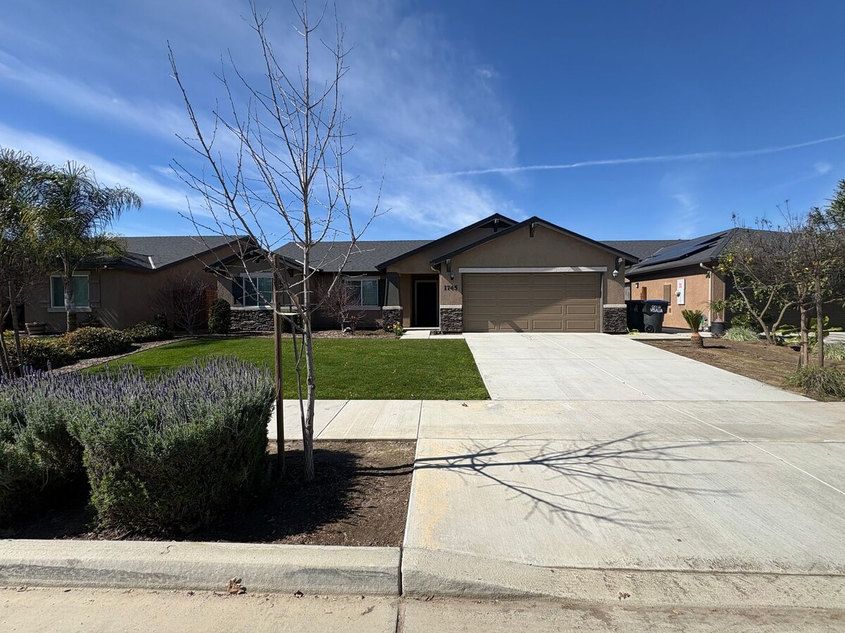 NE Visalia home coming soon - NE Visalia home coming soon