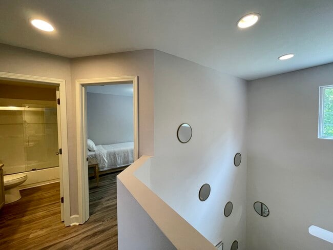 Photo - 111 Heyward Dr