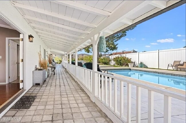 Photo - 1641 E Hillcrest Dr Unidad B