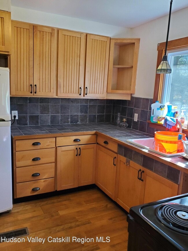 Photo - 2 Lakeview Terrace