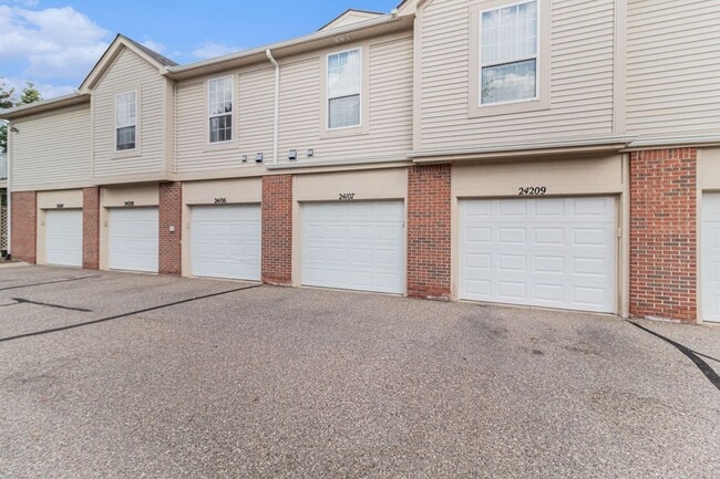 Photo - 24107 Chesapeake Cir