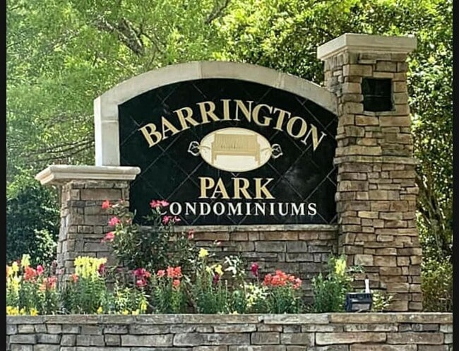 Building Photo - 2801 Chancellorsville Dr Unit 523