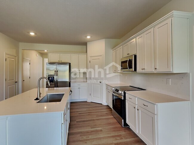 Photo - 9172 Henley Ave