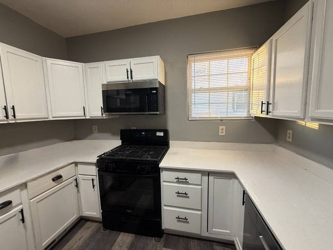 Photo - Large 6 Bed Single Family Home in MPLS!