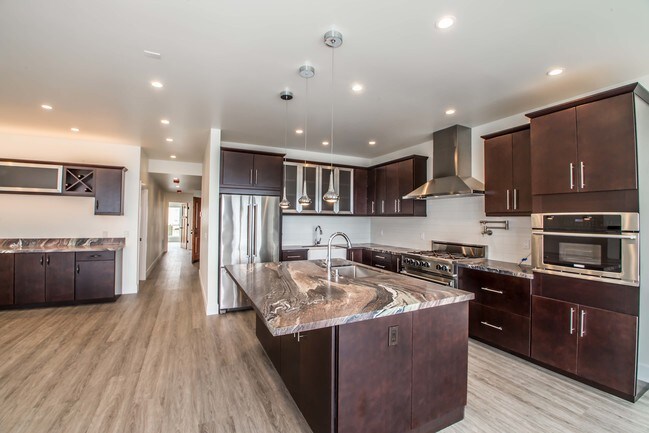 Photo - 1671 34th Ave