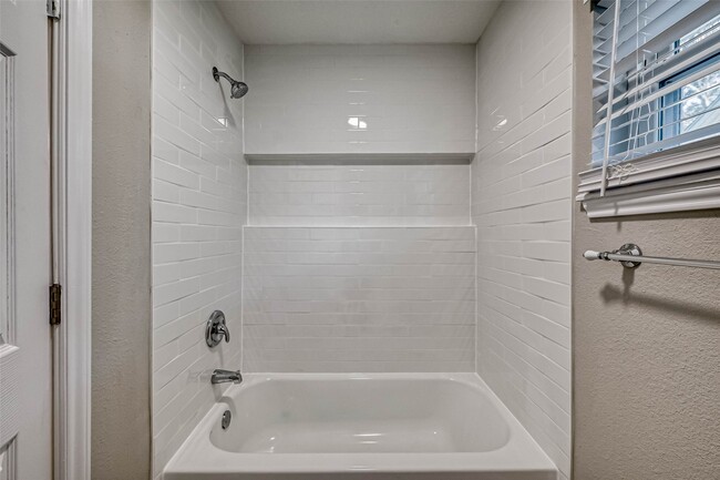 Photo - 1310 Antigua Ln