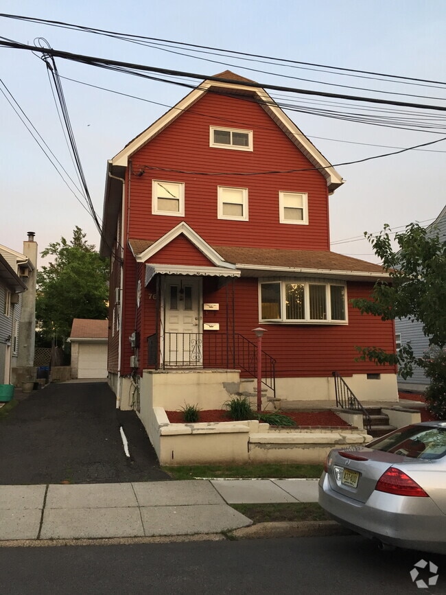 Building Photo - 76 Boiling Springs Ave Rental