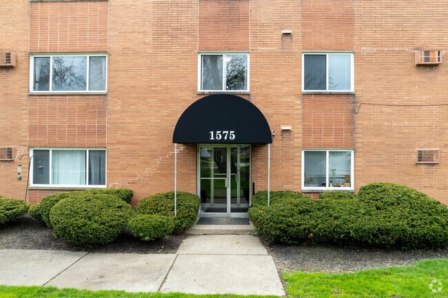 Mayland Manor Apartments