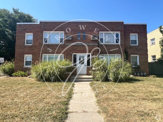 Building Photo - "Charming and spacious 2-Bedroom apartment...