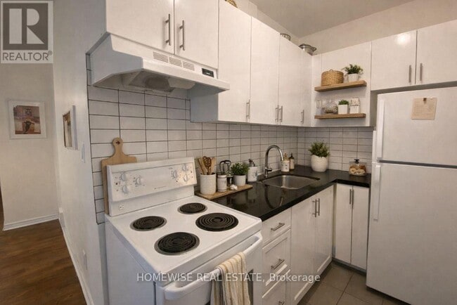 Photo - 1 Triller Ave Unité 102