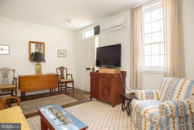 Photo - 123 Cathedral St Unit 1
