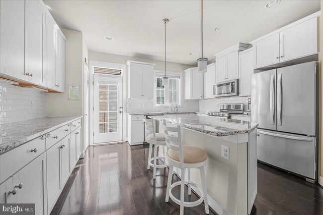 Photo - 12611 Macaulay St