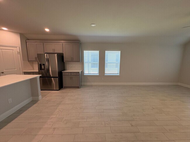 Photo - Amazing Lagoon Style Community!