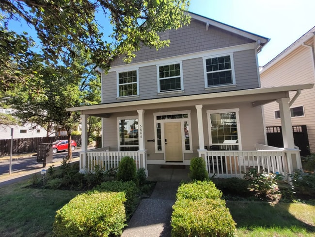 Building Photo - 5686 NE Canard Dr