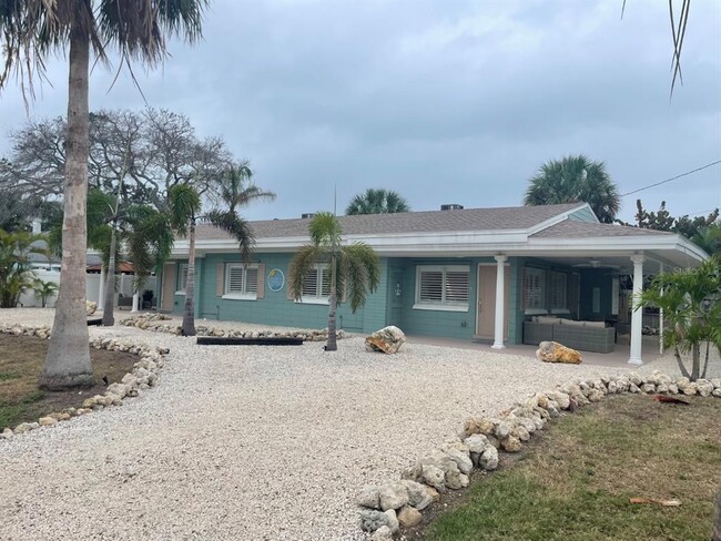 Building Photo - 720 E Gulf Blvd Rental
