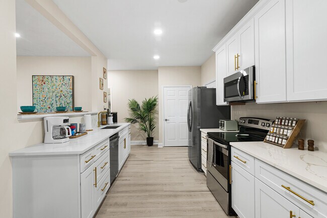 Photo - 5315 Shore Dr
