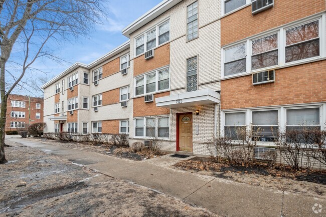 Building Photo - 7123 N Damen Ave Unit 6E Rental