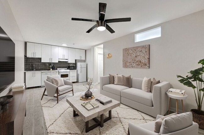 Building Photo - 1607 Welch St Unit 5