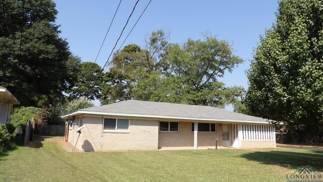 Building Photo - 1421 Columbia Dr Rental