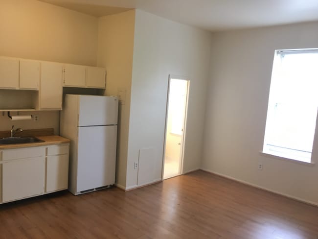 Photo - 15 E Read St Unidad 3A